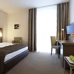 מלון Intercityhotel