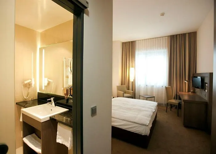 Hotel Intercityhotel 4*
